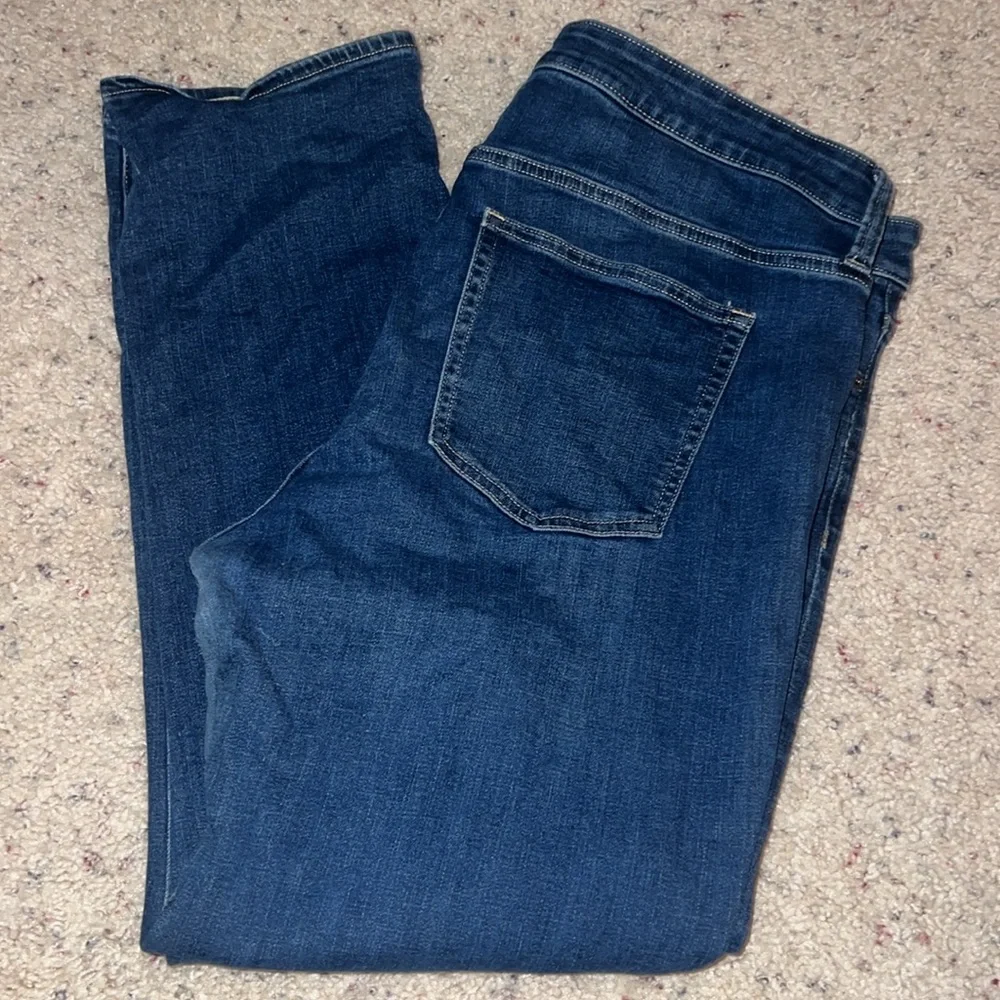 GAP Blue Classic Straight Jeans Medium-Dark Wash Size 18 / 34